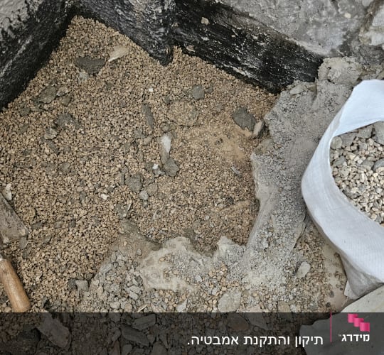 חצץ ושק חצץ באתר שיפוצים